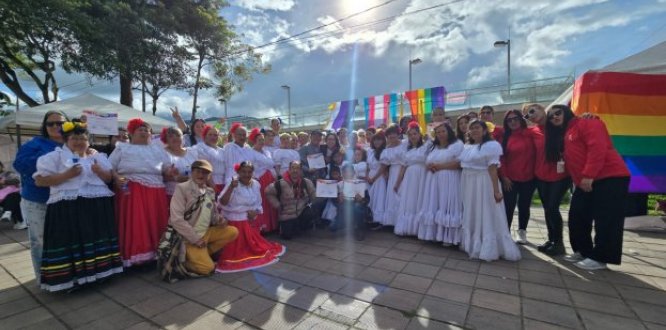 Firma Pacto Comunidad LGBTI en Usme Firma Pacto Comunidad LGBTI en Usme