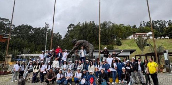 Escuela de Patrimonio de Usme en salida a Zipaquirá Escuela de Patrimonio de Usme en salida a Zipaquirá